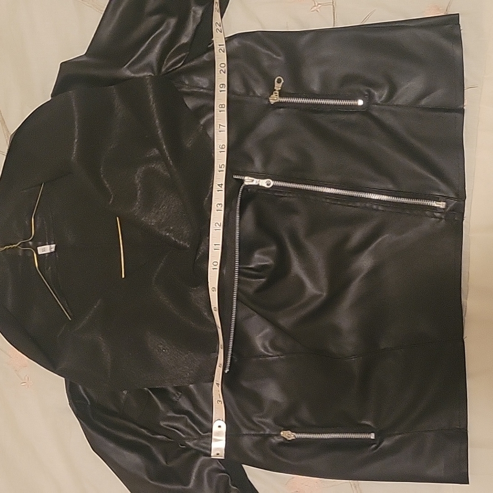 $10 Clean Out Sale - Picture 5 of 7